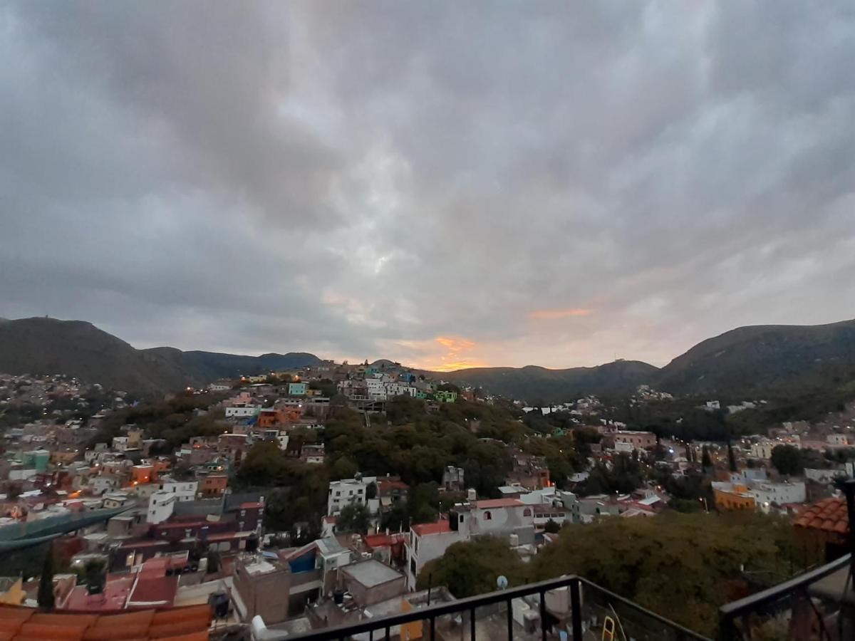 Hostal Casa De Dante Γκουαναχουάτο Εξωτερικό φωτογραφία